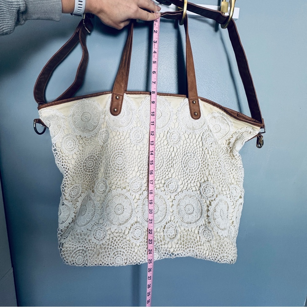 Merona Cream Lace‎ Overnight Bag - Picture 3 of 10